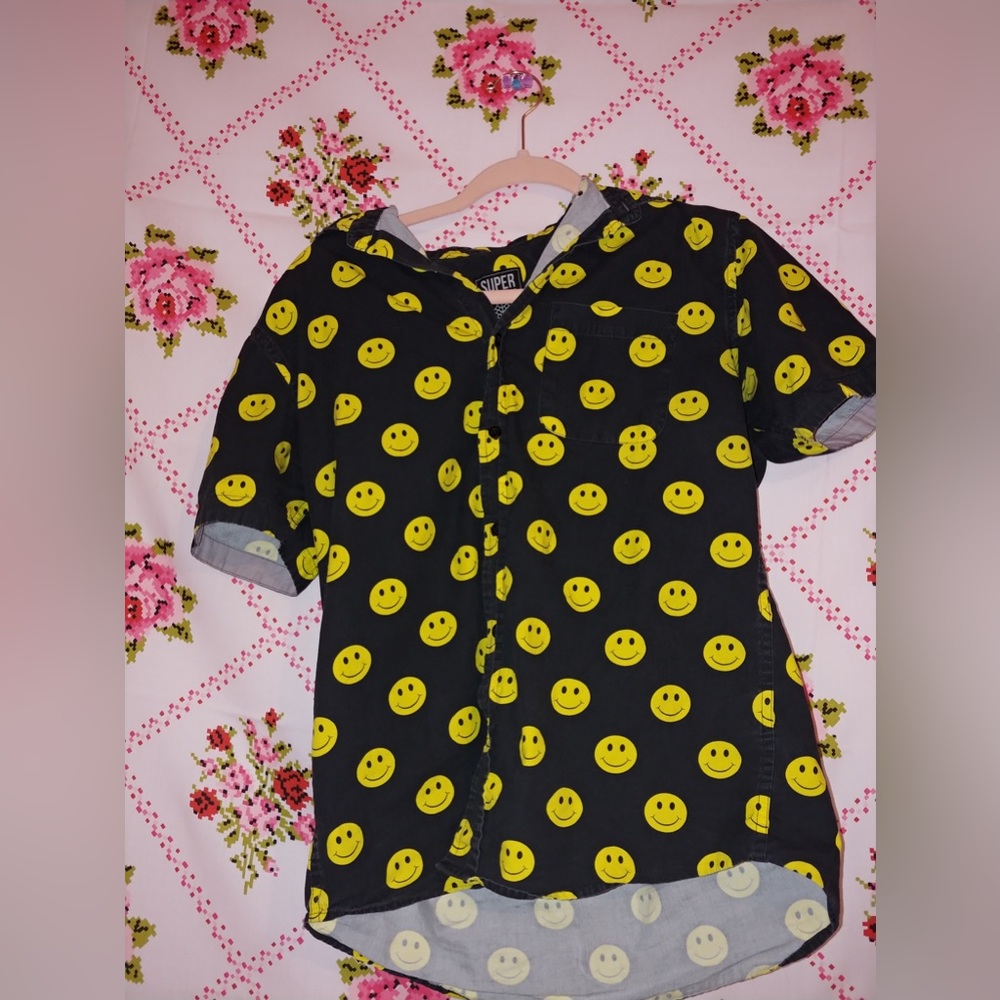 Smiley face button down short sleeve size small